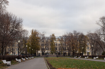 Fototapeta na wymiar Bolotnaya square in Moscow, Russia. Autumn
