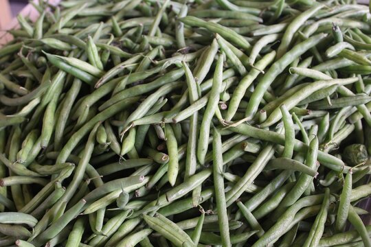 Up-close image of green beans at a Farmer's Market