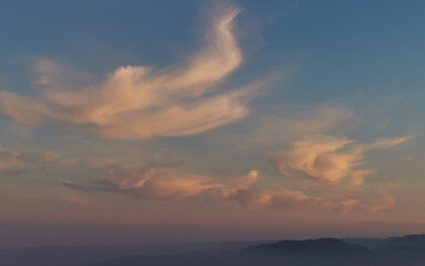 Tramonto sulle colline e sui Monti dell Appennino