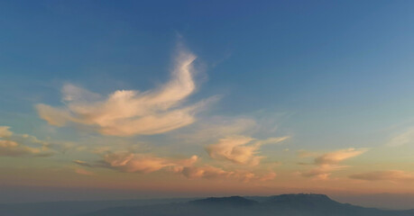 Tramonto sulle colline e sui Monti dell Appennino