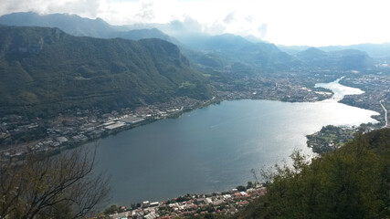 Fototapeta na wymiar Mountains and lakes around North Italy