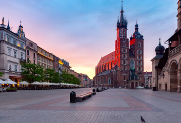 Plakat Krakow. St. Mary's Church and market square at dawn.