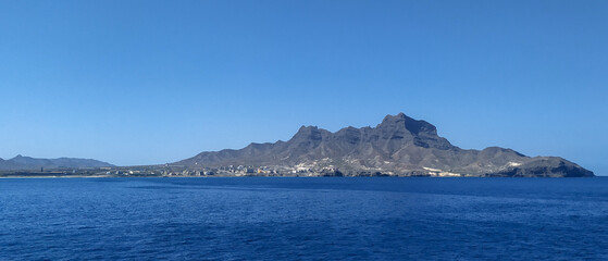 Obraz premium view on Sao Vicente coast and mountains from the sea