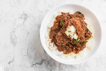 肉味噌とトンカツの丼