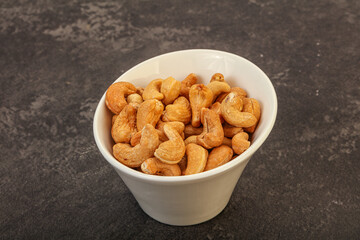 Cashew heap in the bowl