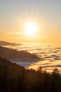 Sonnenuntergang Wolkendecke Gipfel auf dem Schauinsland