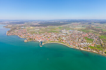 Obraz premium Luftbild von Langenargen am Bodensee