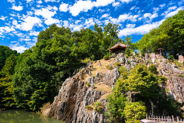 岐阜県多治見市 永保寺 庭園 六角堂と梵音巌