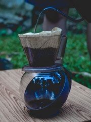 Tools for dripping coffee and dripping coffee