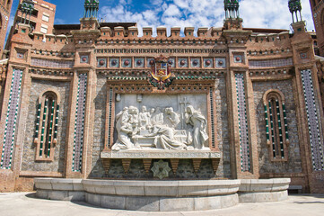 Obraz premium High relief sculpture of Los Amantes on the oval staircase or station in Teruel. Work of sculptor Aniceto Marinas