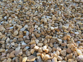 engraves special small stones for building construction and decoration