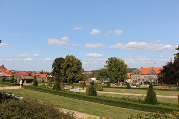 Fototapeta na wymiar Blick über den Barockgarten auf das Kleine Schloss in Blankenburg