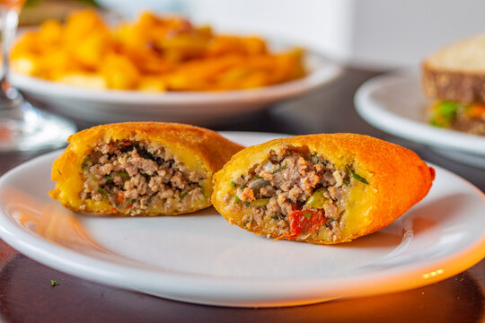 Salgados - Risole de carne frito