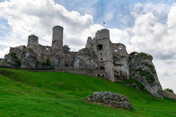 Fototapeta na wymiar Ogrodzieniec Castle in south-central Poland