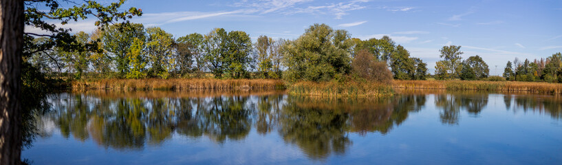 Fototapeta na wymiar landscape at the lake - big panorama