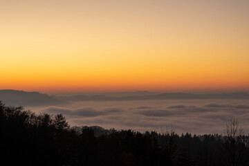 Sonnenuntergang über dem Nebelmeer