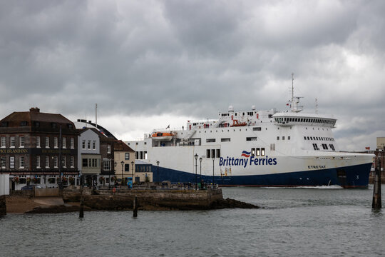 08/12/2019 Portsmouth, Hampshire, UK A brittany Ferries passenger ferry passing spice island old portsmouth
