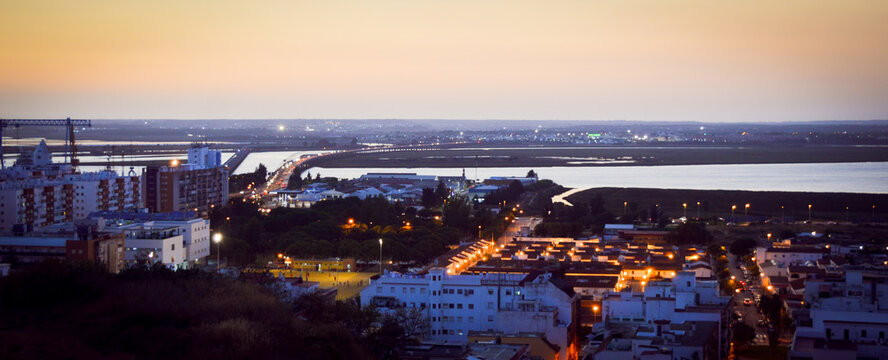 paisaje urbano de la ciudad de huelva