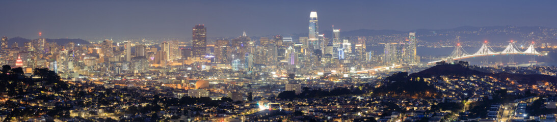 Fototapeta na wymiar Panoramic Night Views over San Francisco via San Bruno Mountain