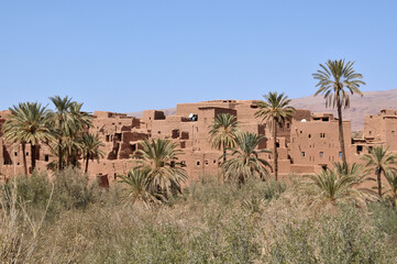 Poblado en el valle del Dades al sur de Marruecos