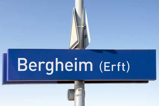 Tafel, Bahnhof, Bergheim (Erft), (Symbolbild)