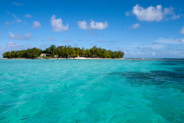 Fototapeta na wymiar Mauritius island: Turquoise lagoon, coral reef