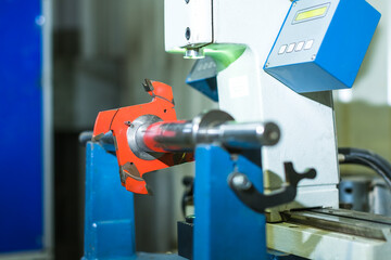 machine balancing of cutting metal bits
