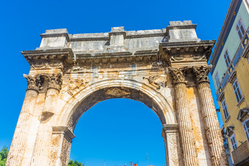 Fototapeta na wymiar Triumphal Roman Arch in Pula, Croatia