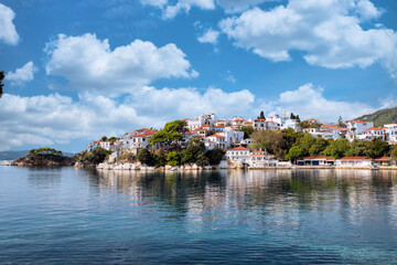 Fototapeta na wymiar Skiathos Island, Greece. Skiathos town on Beautiful view of the old town .