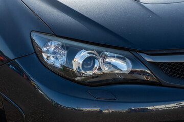 自動車のヘッドライト　Headlight of the old car