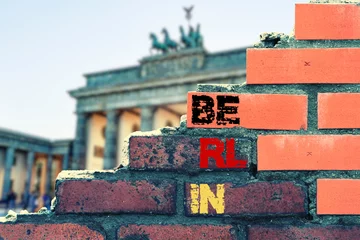 Fotobehang Brandenburger Tor, Mauer und Berlin © studio v-zwoelf
