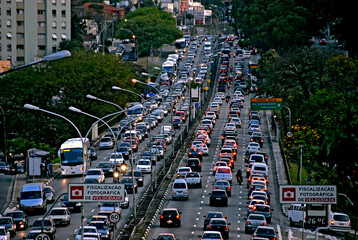 Congestionamento de transito na avenida 23 de Maio. São Paulo