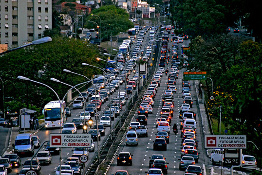 Congestionamento de transito na avenida 23 de Maio. S&atilde;o Paulo