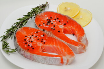 salmon with lemon and spices