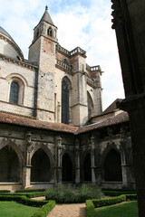 Fototapeta na wymiar saint-etienne cathedral in cahors (france)