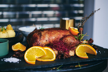 Knusprig gebratene Weihnachtsente für Weihnachten 