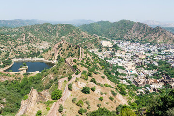 Fototapeta na wymiar The view from Jaigarh Fort over Hanuman Sagar lake, Jaipur, Rajasthan, India
