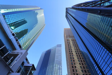 Fototapeta na wymiar モノレールが走り抜ける東京・汐留の高層ビル街