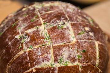 Ganzes Knoblauchbrot