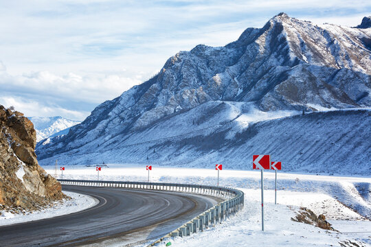 famous road Chuysky tract in the mountains of Altai