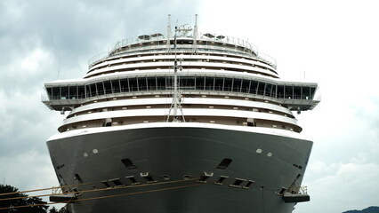 Photo of the cruiseship taken from the front at dusk
