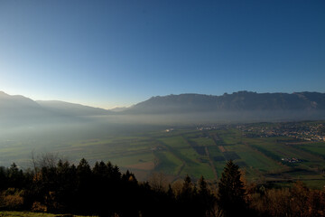 Blick übers Rheintal von Planken in Liechtenstein 11.11.2020
