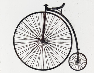 Antique bicycle Icon. Classic bicycle line art on white background with copy space