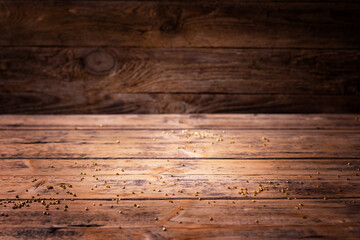 Rustikaler Holz Hintergrund mit Gold Glitzer -  Holztisch, leer, Weihnachten