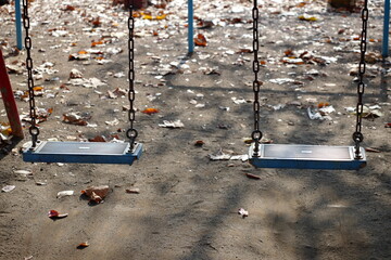 公園のブランコ