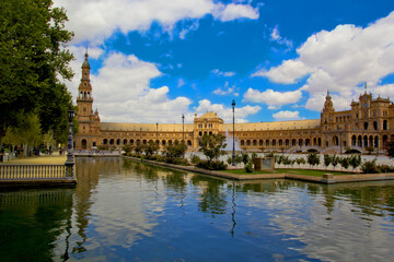 Fototapeta na wymiar Plaza de Espana (Spain square) in Seville, Andalusia