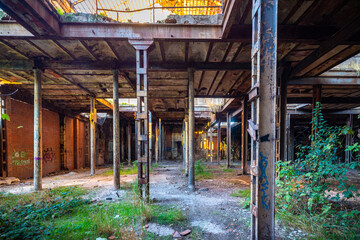 Fototapeta na wymiar fabricas industriales abandonadas en Europa