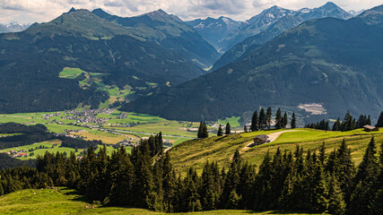 Fototapeta premium Beautiful alpine view at the famous Panoramabahn Kitzbueheler Alpen, Salzburg, Austria