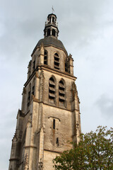 Fototapeta na wymiar saint-martin tower in vendôme (france)