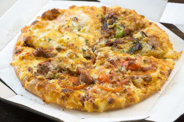 デリバリー　ピザ